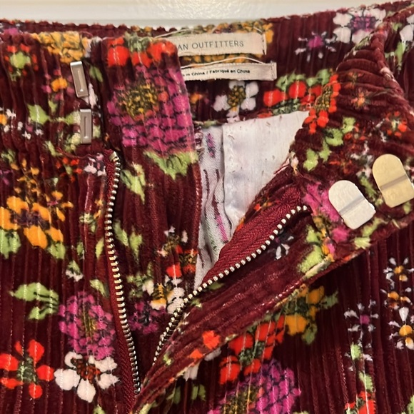 Urban Outfitters corduroy women’s pant - Picture 4 of 7